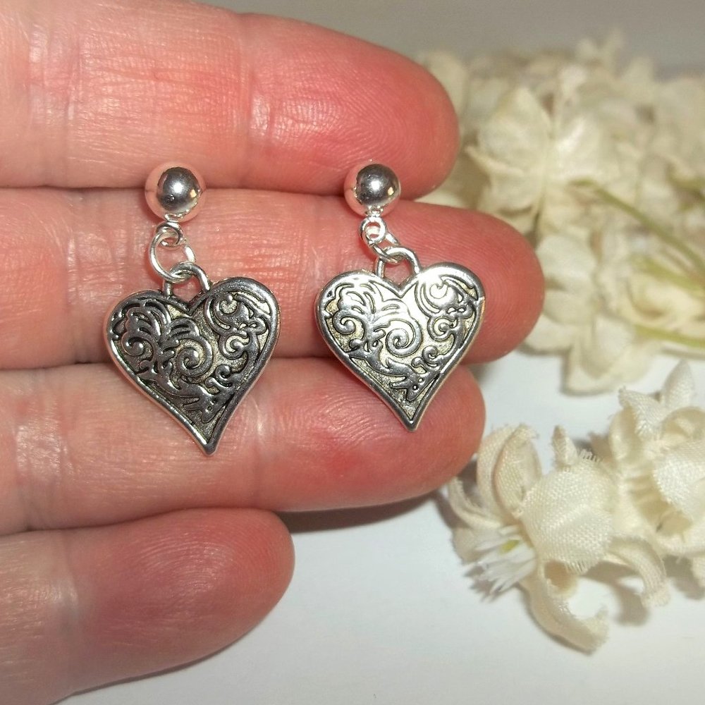 Silver Heart Earring Stud Post Fashion Jewelry Gift Idea for Her Girl Woman D859
